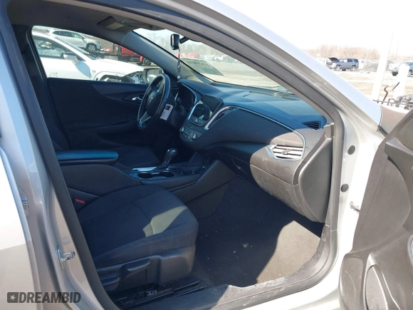 2018 Chevrolet Malibu LT with VIN 1G1ZD5ST2JF142177, listed as a IAAI auction lot 41639038 with 172,522 mi miles. Bid and sale history available at carsss.com. Image 5.