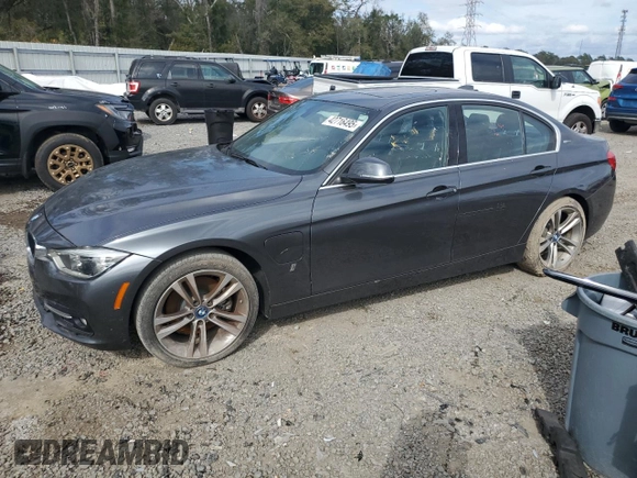 2018 BMW 3 Series 330e iPerformance with VIN WBA8E1C53JA180066, listed as a Copart auction lot 42716495 with 71,034 mi miles and Clean Title. Bid and sale history available at carsss.com. Image 1.