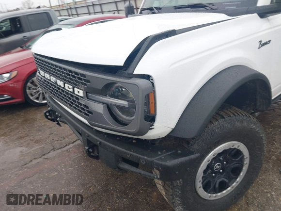2023 Ford Bronco z VIN 1FMEE5DP9PLB30696, wystawiony jako IAAI lot #41468543 z przebiegiem 12 465 mil mil oraz . Historia ofert i sprzedaży dostępna na DreamBid. Obrazek 6.