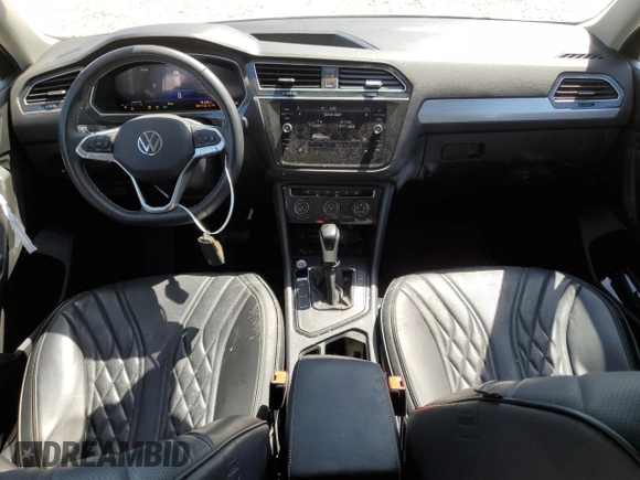 2024 Volkswagen Tiguan S z VIN 3VVRB7AX5RM151188, wystawiony jako Copart lot #55497675 z przebiegiem Nie podano mil oraz Szkoda całkowita • Salvage title. Historia ofert i sprzedaży dostępna na DreamBid. Obrazek 8.