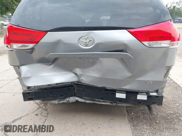 2013 Toyota Sienna LE AAS with VIN 5TDKK3DC7DS332092, listed as a IAAI auction lot 42676665 with 121,481 mi miles and . Bid and sale history available at DreamBid. Image 6.