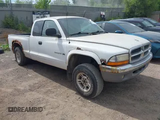 2000 Dodge Dakota Sport with VIN 1B7GG22N1YS522098, listed as a IAAI auction lot 42690974 with 197,815 mi miles and . Bid and sale history available at DreamBid. Image 1.