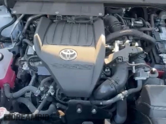 2024 Toyota Highlander LE z VIN 5TDKDRAH7RS534676, wystawiony jako Copart lot #57361405 z przebiegiem 11 321 mil mil oraz Czysty tytuł • Clean title. Historia ofert i sprzedaży dostępna na DreamBid. Obrazek 7.