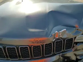 2021 Jeep Grand Cherokee Limited X z VIN 1C4RJFBG2MC560026, wystawiony jako Copart lot #61895705 z przebiegiem 85 197 mil mil oraz Szkoda całkowita • Salvage title. Historia ofert i sprzedaży dostępna na DreamBid. Obrazek 14.