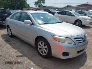 2011 Toyota Camry LE z VIN 4T4BF3EK9BR185052, wystawiony jako IAAI lot #42345840 z przebiegiem 150 951 mil mil oraz . Historia ofert i sprzedaży dostępna na DreamBid. Obrazek 1.