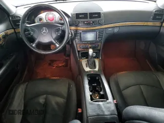 2006 Mercedes-Benz E 500 z VIN WDBUF70J96A963935, wystawiony jako Copart lot #45108905 z przebiegiem 204 278 mil mil oraz Szkoda całkowita • Salvage title. Historia ofert i sprzedaży dostępna na DreamBid. Obrazek 8.