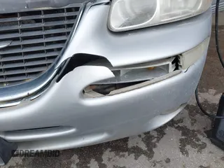 2000 Chrysler Town & Country LXi with VIN 1C4GP54LXYB610435, listed as a IAAI auction lot 42110245 with 201,201 mi miles. Bid and sale history available at carsss.com. Image 12.