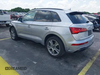 2025 Audi Q5 S line Premium z VIN WA1GAAFYXS2020823, wystawiony jako IAAI lot #42318926 z przebiegiem 9805 mil mil oraz . Historia ofert i sprzedaży dostępna na DreamBid. Obrazek 3.