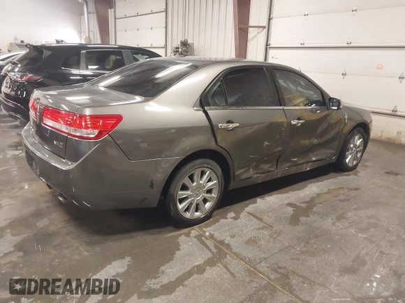 2012 Lincoln MKZ z VIN 3LNHL2GCXCR816462, wystawiony jako IAAI lot #41239544 z przebiegiem 182 083 mil mil oraz . Historia ofert i sprzedaży dostępna na DreamBid. Obrazek 4.