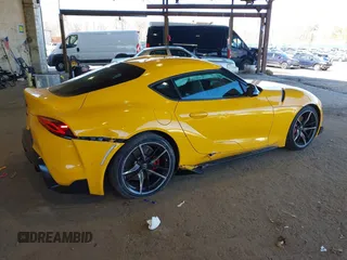2021 Toyota Supra 3.0 with VIN WZ1DB0C03MW042951, listed as a IAAI auction lot 41900583 with 16,695 mi miles and . Bid and sale history available at DreamBid. Image 4.