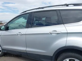 2016 Ford Escape SE with VIN 1FMCU0GX5GUC40146, listed as a IAAI auction lot 41981923 with 81,974 mi miles and . Bid and sale history available at carsss.com. Image 14.