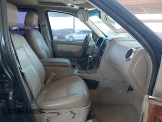 2007 Ford Explorer Eddie Bauer z VIN 1FMEU74867UA41718, wystawiony jako IAAI lot #42262818 z przebiegiem 129 454 mil mil oraz . Historia ofert i sprzedaży dostępna na DreamBid. Obrazek 5.