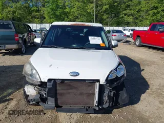 2013 Kia Soul + z VIN KNDJT2A69D7555715, wystawiony jako IAAI lot #42044741 z przebiegiem 127 326 mil mil oraz . Historia ofert i sprzedaży dostępna na DreamBid. Obrazek 12.