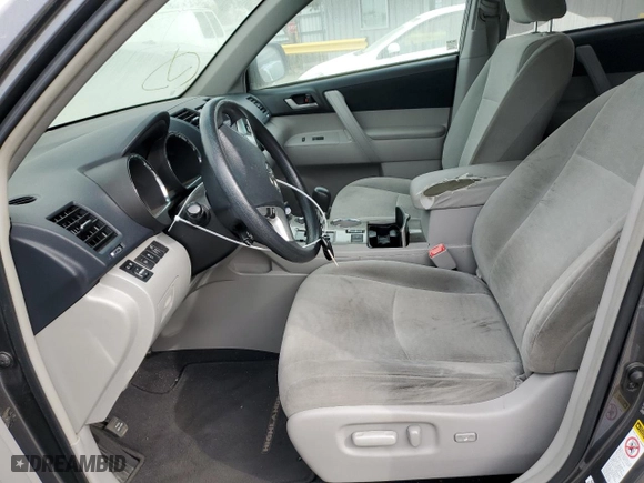 2013 Toyota Highlander with VIN 5TDZK3EH9DS136938, listed as a Copart auction lot 42528195 with 162,545 mi miles and Salvage Title. Bid and sale history available at carsss.com. Image 7.