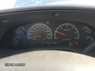2000 Ford Expedition XLT with VIN 1FMRU1562YLB89741, listed as a Copart auction lot 45035205 with 264,627 mi miles and Salvage Title. Bid and sale history available at carsss.com. Image 9.
