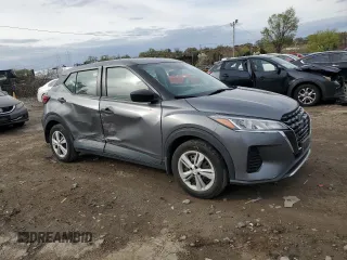 2022 Nissan Kicks S z VIN 3N1CP5BVXNL491561, wystawiony jako Copart lot #51327675 z przebiegiem 87 111 mil mil oraz Szkoda całkowita • Salvage title. Historia ofert i sprzedaży dostępna na DreamBid. Obrazek 4.