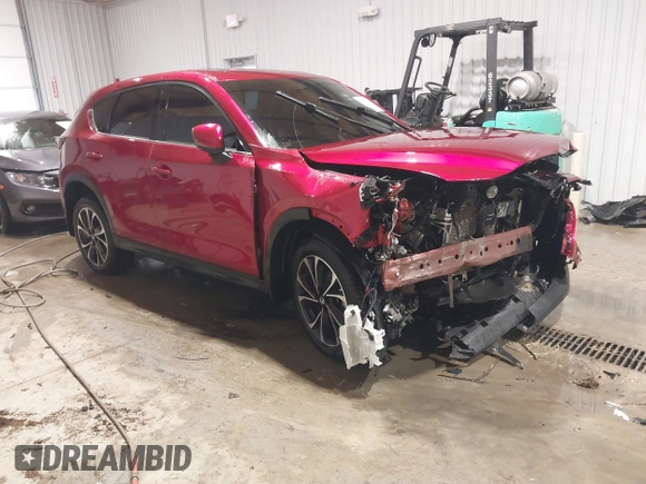 2022 Mazda CX-5 2.5 S Premium Package with VIN JM3KFBDMXN0548912, listed as a IAAI auction lot 41626826 with 33,020 mi miles. Bid and sale history available at carsss.com. Image 1.