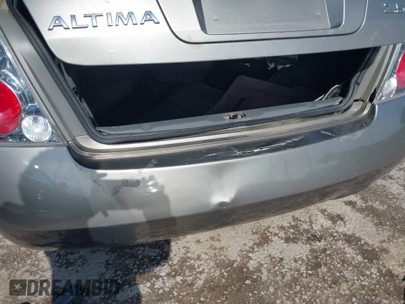 2005 Nissan Altima S z VIN 1N4AL11D05C281697, wystawiony jako IAAI lot #42220810 z przebiegiem 104 047 mil mil oraz . Historia ofert i sprzedaży dostępna na DreamBid. Obrazek 6.