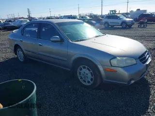 2000 Nissan Maxima GXE z VIN JN1CA31D6YT757530, wystawiony jako IAAI lot #41682256 z przebiegiem 149 039 mil mil oraz . Historia ofert i sprzedaży dostępna na DreamBid. Obrazek 1.