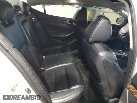 2016 Nissan Maxima SL with VIN 1N4AA6AP1GC448178, listed as a Copart auction lot 61583035 with 131,492 mi miles and Salvage title. Bid and sale history available at DreamBid. Image 10.