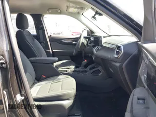 2025 Chevrolet TrailBlazer LS with VIN KL79MMSP8SB065034, listed as a IAAI auction lot 41811431 with Not Provided miles and . Bid and sale history available at DreamBid. Image 5.