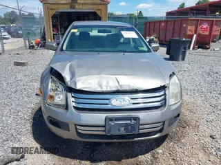 2008 Ford Fusion SE with VIN 3FAHP07198R212491, listed as a IAAI auction lot 39970757 with 258,676 mi miles. Bid and sale history available at carsss.com. Image 12.