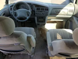 2000 Toyota Sienna LE with VIN 4T3ZF13C8YU252345, listed as a Copart auction lot 75563984 with 157,083 mi miles and Salvage Title. Bid and sale history available at carsss.com. Image 8.