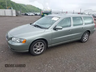 2006 Volvo V70 2.4L with VIN YV1SW612962574792, listed as a IAAI auction lot 42187150 with 124,636 mi miles and . Bid and sale history available at DreamBid. Image 2.