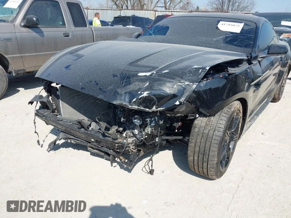 2019 Ford Mustang GT z VIN 1FA6P8CF0K5129940, wystawiony jako IAAI lot #41795075 z przebiegiem 21 758 mil mil oraz . Historia ofert i sprzedaży dostępna na DreamBid. Obrazek 6.