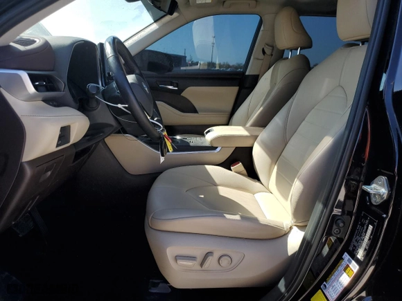 2020 Toyota Highlander XLE with VIN 5TDGZRAH3LS022279, listed as a Copart auction lot 48908075 with 69,355 mi miles and Salvage Title. Bid and sale history available at carsss.com. Image 7.