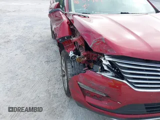 2015 Lincoln MKC z VIN 5LMCJ1A95FUJ08766, wystawiony jako IAAI lot #42105062 z przebiegiem 146 398 mil mil oraz . Historia ofert i sprzedaży dostępna na DreamBid. Obrazek 6.