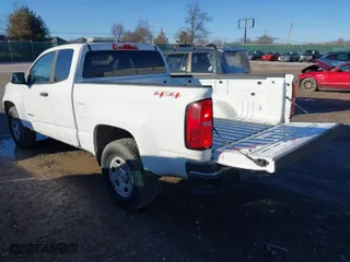 2019 Chevrolet Colorado 4WD Work Truck with VIN 1GCHTBEN0K1152707, listed as a IAAI auction lot 41667933 with 105,816 mi miles. Bid and sale history available at carsss.com. Image 3.