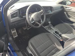 2024 Volkswagen Jetta Sport z VIN 3VWBM7BU8RM007601, wystawiony jako Copart lot #49844635 z przebiegiem 16 444 mil mil oraz Szkoda całkowita • Salvage title. Historia ofert i sprzedaży dostępna na DreamBid. Obrazek 8.