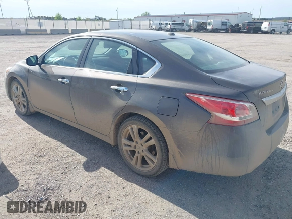 2013 Nissan Altima SV z VIN 1N4BL3AP4DN567890, wystawiony jako IAAI lot #42128612 z przebiegiem 169 491 mil mil oraz . Historia ofert i sprzedaży dostępna na DreamBid. Obrazek 3.