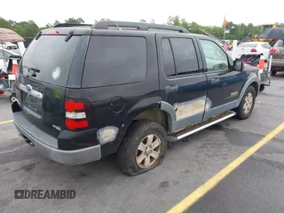 2006 Ford Explorer XLT z VIN 1FMEU73E56UB30587, wystawiony jako IAAI lot #42337673 z przebiegiem 270 322 mil mil oraz . Historia ofert i sprzedaży dostępna na DreamBid. Obrazek 4.