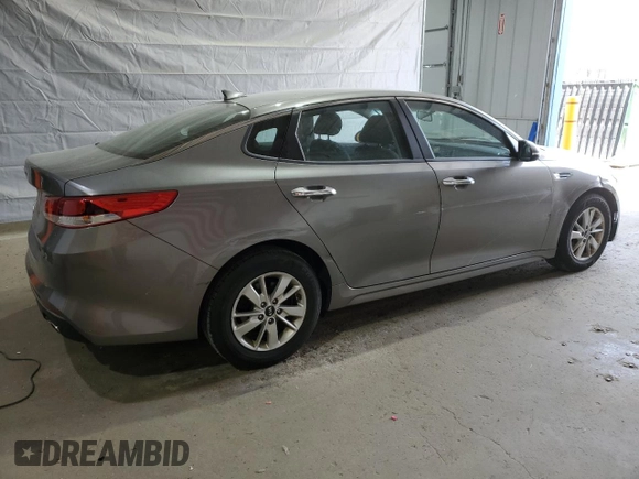 2016 Kia Optima LX z VIN 5XXGT4L3XGG088048, wystawiony jako Copart lot #56802395 z przebiegiem 165 891 mil mil oraz Szkoda całkowita • Salvage title. Historia ofert i sprzedaży dostępna na DreamBid. Obrazek 3.