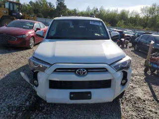 2023 Toyota 4Runner SR5 with VIN JTEMU5JR7P6120994, listed as a Copart auction lot 51957775 with 26,803 mi miles and Clean title. Bid and sale history available at DreamBid. Image 5.
