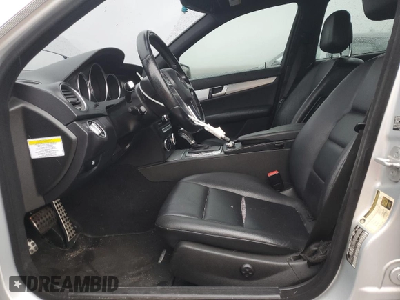 2013 Mercedes-Benz C 300 Sport с VIN WDDGF8AB4DA796219, выставлен на аукционе Copart как лот 49306065 с пробегом 87 831 миль миль и На запчасти • Non repairable. История ставок и продаж доступна на DreamBid. Изображение 7.