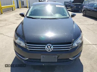 2012 Volkswagen Passat SE z VIN 1VWBP7A35CC095113, wystawiony jako Copart lot #56704005 z przebiegiem 173 932 mil mil oraz Szkoda całkowita • Salvage title. Historia ofert i sprzedaży dostępna na DreamBid. Obrazek 5.