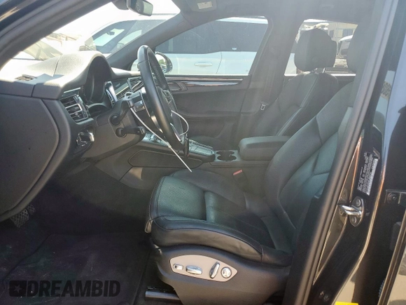 2021 Porsche Macan with VIN WP1AA2A5XMLB06210, listed as a Copart auction lot 58085225 with 38,015 mi miles and Salvage title. Bid and sale history available at DreamBid. Image 7.