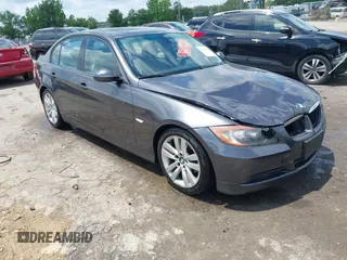 2006 BMW 3 Series 325i z VIN WBAVB17576NK31560, wystawiony jako IAAI lot #42384770 z przebiegiem 186 091 mil mil oraz . Historia ofert i sprzedaży dostępna na DreamBid. Obrazek 1.