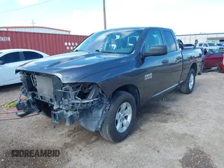 2018 Ram 1500 Tradesman z VIN 1C6RR6FG1JS341411, wystawiony jako IAAI lot #42477747 z przebiegiem 109 238 mil mil oraz . Historia ofert i sprzedaży dostępna na DreamBid. Obrazek 2.