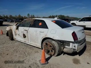 2022 Chrysler 300 Touring L with VIN 2C3CCADG1NH163135, listed as a Copart auction lot 84762584 with 40,688 mi miles and Salvage Title. Bid and sale history available at carsss.com. Image 2.