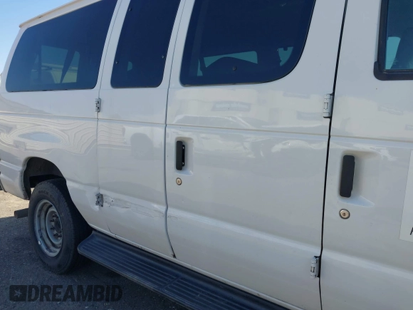 2014 Ford Econoline Passenger XL with VIN 1FBNE3BL9EDA22177, listed as a IAAI auction lot 42097378 with 232,100 mi miles. Bid and sale history available at carsss.com. Image 6.