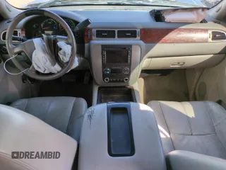 2011 GMC Sierra 2500HD SLT z VIN 1GT121E86BF126737, wystawiony jako Copart lot #48694115 z przebiegiem 223 128 mil mil oraz Szkoda całkowita • Salvage title. Historia ofert i sprzedaży dostępna na DreamBid. Obrazek 8.