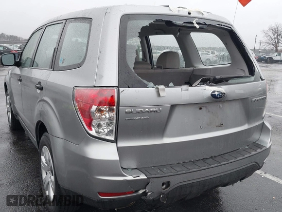 2010 Subaru Forester 2.5X with VIN JF2SH6AC8AH746620, listed as a IAAI auction lot 41965198 with 133,887 mi miles. Bid and sale history available at carsss.com. Image 3.
