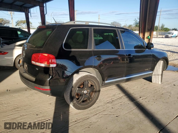 2007 Volkswagen Touareg V6 with VIN WVGZE77L77D002814, listed as a Copart auction lot 82108304 with 140,844 mi miles and Clean Title. Bid and sale history available at DreamBid. Image 3.