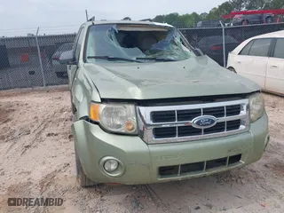 2008 Ford Escape Hybrid with VIN 1FMCU49HX8KE28560, listed as a IAAI auction lot 42103775 with 1 mi miles. Bid and sale history available at carsss.com. Image 13.