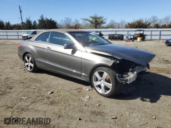 2013 Mercedes-Benz E 350 z VIN WDDKK5KF0DF192434, wystawiony jako Copart lot #49208725 z przebiegiem 91 072 mil mil oraz Szkoda całkowita • Salvage title. Historia ofert i sprzedaży dostępna na DreamBid. Obrazek 4.