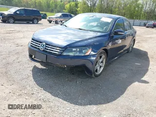 2013 Volkswagen Passat TDI SE with VIN 1VWBN7A33DC030932, listed as a IAAI auction lot 42025937 with 189,238 mi miles. Bid and sale history available at carsss.com. Image 6.
